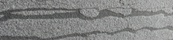 Atraktivní, výrazně plastický druh mramoru v šedých odstínech s širokou kontrastní kresbou